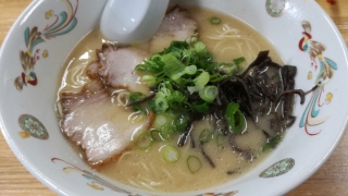 九州ラーメン ”八起” のラーメン