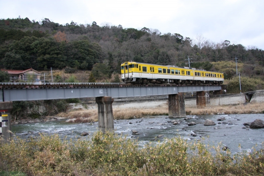 狩留家〜白木山間にある第1三篠川橋梁（2008年1月撮影）