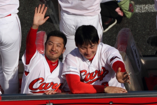 カープ　菊池選手と丸選手