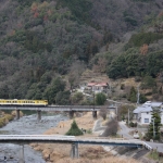 第一三篠川橋梁を走るキハ（2008年）