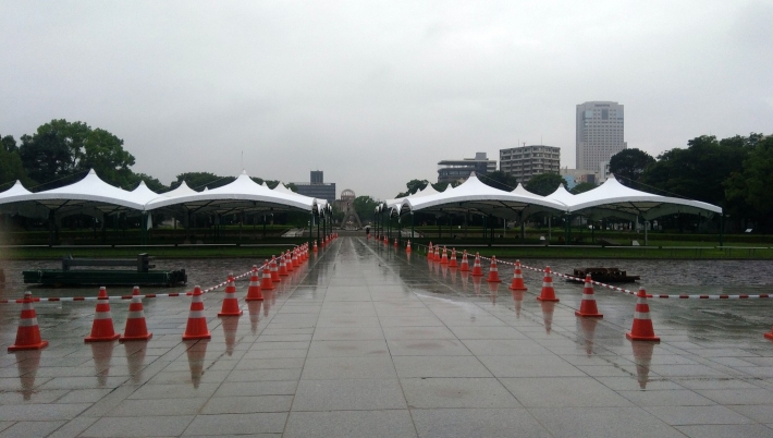 平和記念公園、式典の準備中