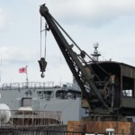 あきと旧海軍の魚雷積載用クレーン