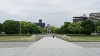 朝の平和記念公園