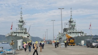 呉基地Fバースのカナダ海軍フリゲート艦 2022年10月