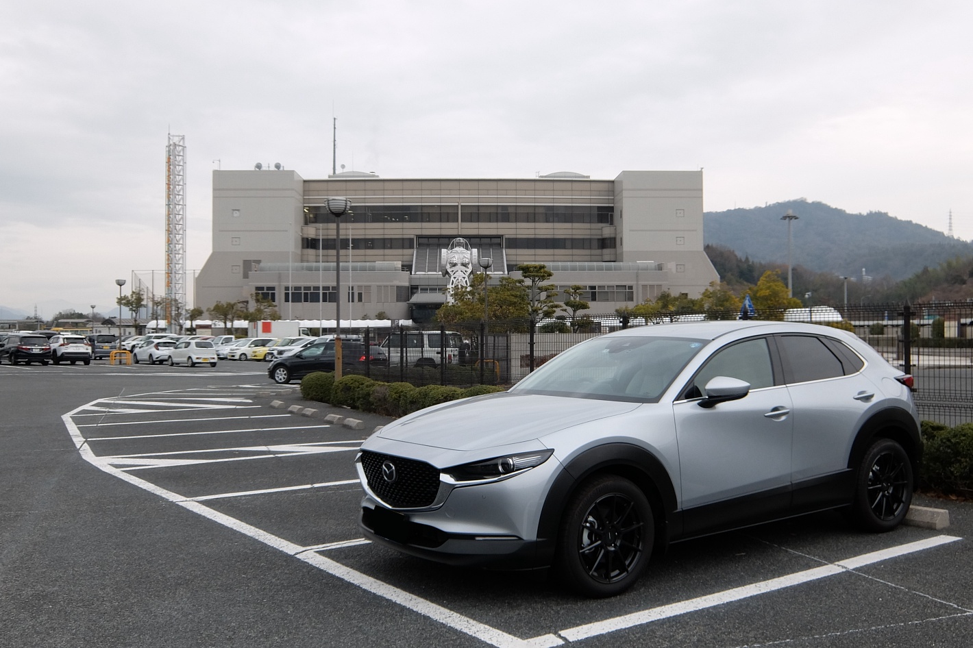 運転免許センター駐車場のCX-30さん