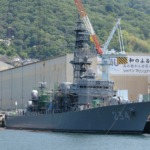 整備中の護衛艦とね