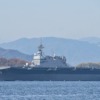 呉水道をいく護衛艦かが